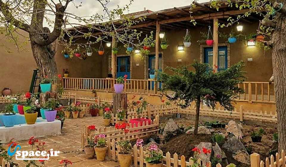 نمای محوطه اقامتگاه عمارت کوچه باغ - شاندیز - روستای کاریز نو