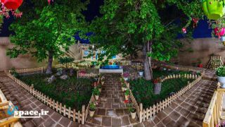 نمای حیاط اقامتگاه عمارت کوچه باغ - شاندیز - روستای کاریز نو